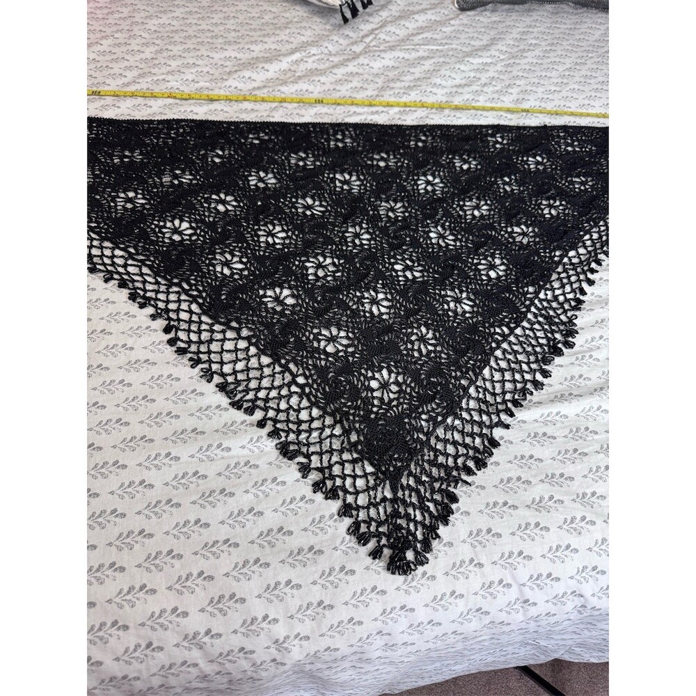 Vintage Shawl Wrap Womens Black Crochet Lace Triangle Beaded Fringe Floral